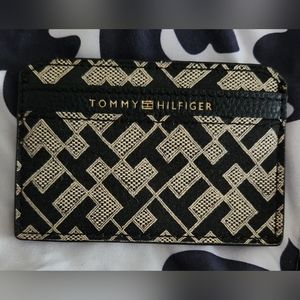 Tommy Hilfiger wallet NWOT